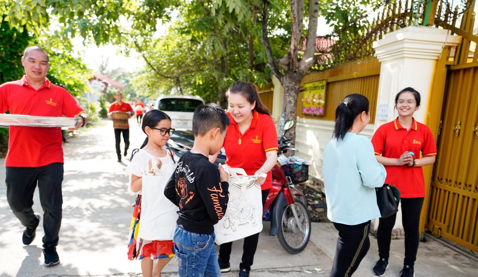 柬埔寨 (Cambodia)“卢台长”观世音菩萨“心灵法门”共修